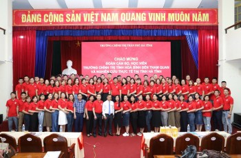 Nâng cao hiệu quả đổi mới, sắp xếp tổ chức bộ máy đối với chính quyền địa phương của tỉnh Hà Tĩnh - Kết quả qua chuyến đi nghiên cứu thực tế của lớp Trung cấp lý luận chính trị không tập trung huyện Kim Bôi, Tỉnh Hoà Bình (năm học 2022 - 2023)
