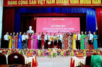 Công bố quyết định bổ nhiệm Phó Hiệu trưởng Trường Chính trị Trần Phú