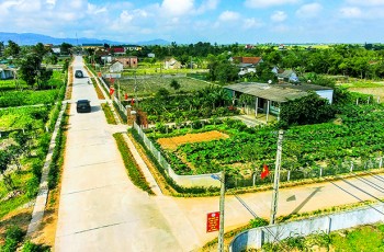 Khoa Xây dựng Đảng nghiên cứu thực tế xây dựng nông thôn mới ở huyện Thạch Hà