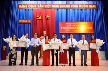 Bế giảng Lớp Trung cấp Lý luận Chính trị - Hành chính khoá 171 huyện Can Lộc