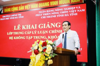 Bế giảng Lớp Cao cấp lý luận chính trị hệ không tập trung tỉnh Hà Tĩnh, khoá học 2021 - 2023