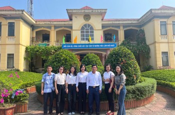 Lớp Trung cấp Lý luận Chính trị K177 huyện Thạch Hà đi nghiên cứu thực tế