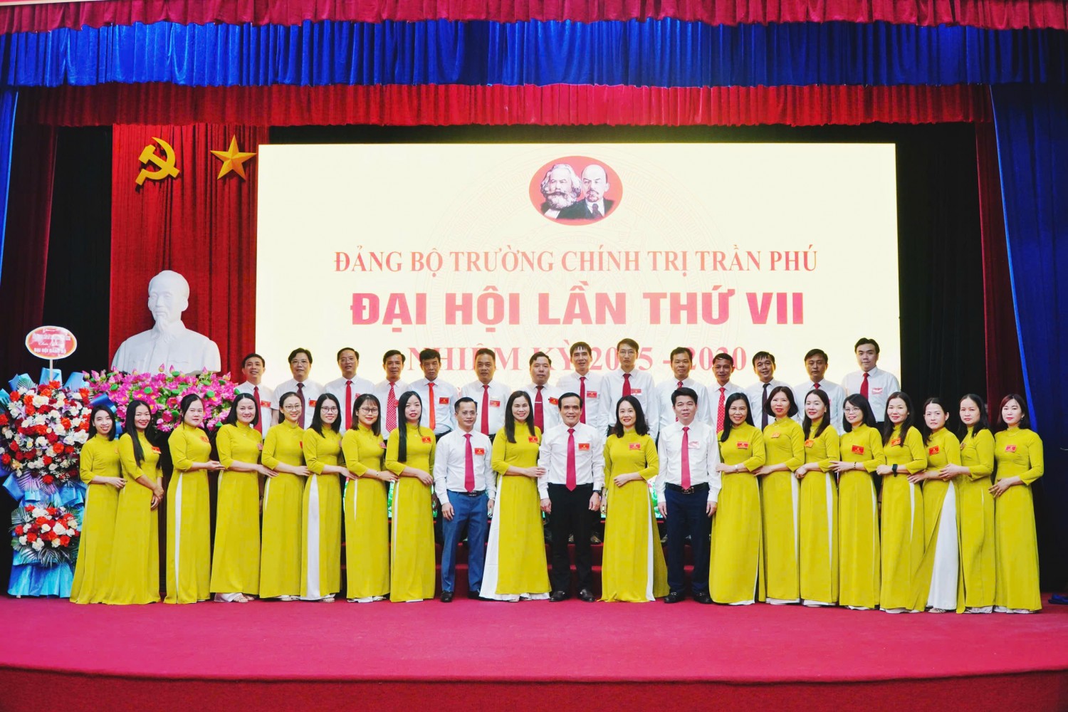 Tập thể Trường Chính trị Trần Phú Hà Tĩnh nNăm 2025)