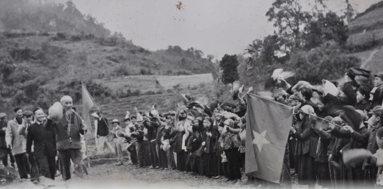 bac ho ve tham nhan dan pac bo ngay 20 2 1961 (1)